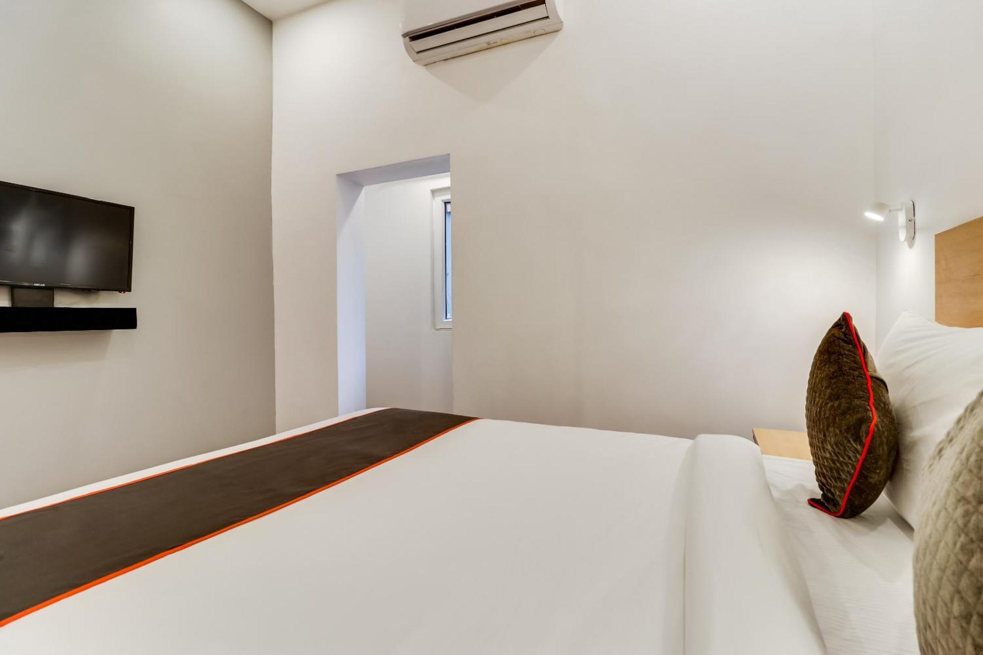 Super Townhouse Gandhi Hall Indore Eksteriør bilde